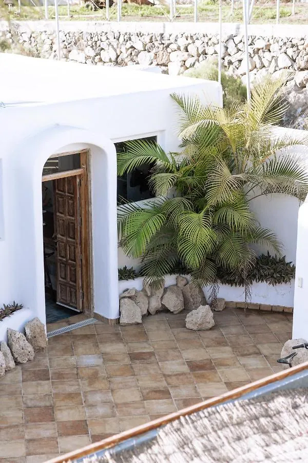 The Tree House Tenerife El Médano Hostel